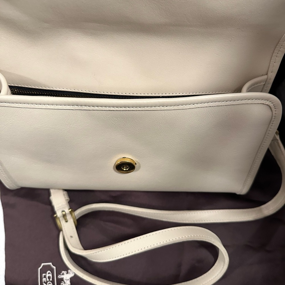 Iconic Coach bone vintage crossbody - Picture 11 of 13